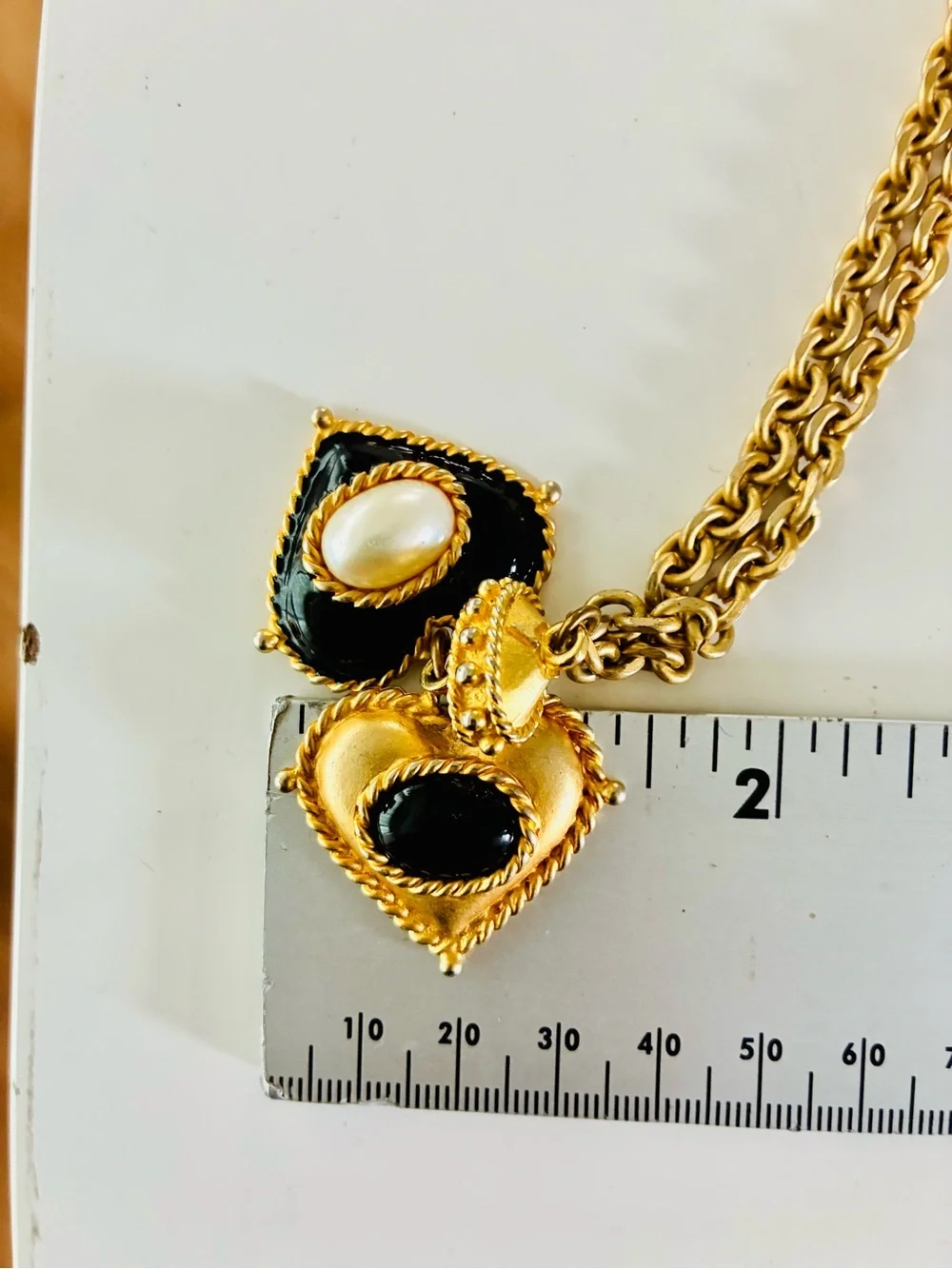 2019 Pascal Hubert ‘Tudor Heart’ Reversible Pendant Gold Chainlink Necklace EUC